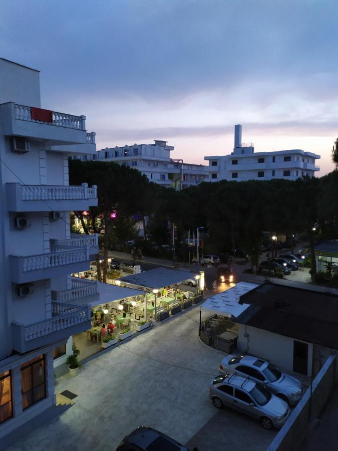 Mali I Robit * Golem (Tirana)